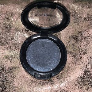 MAC Smoky Pressed Pigment Eyeshadow